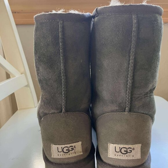 Womens Ugg shearling boots, worn twice, Size 6. - Picture 2 of 4